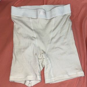Skims Cotten ribbed shorts. Only worn once and they didn’t fit me.